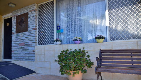 Palms Bed & Breakfast - VIC Tourism 5