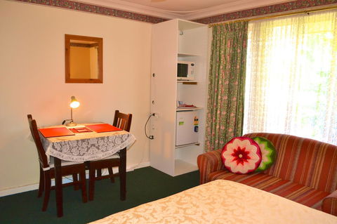 Palms Bed & Breakfast - VIC Tourism 14