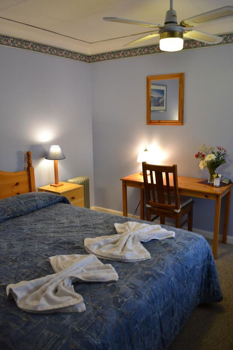 Palms Bed & Breakfast - VIC Tourism 7