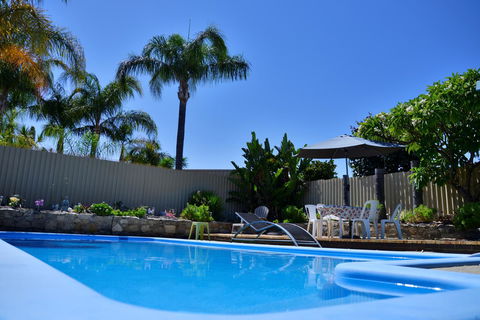 Palms Bed & Breakfast - VIC Tourism 0