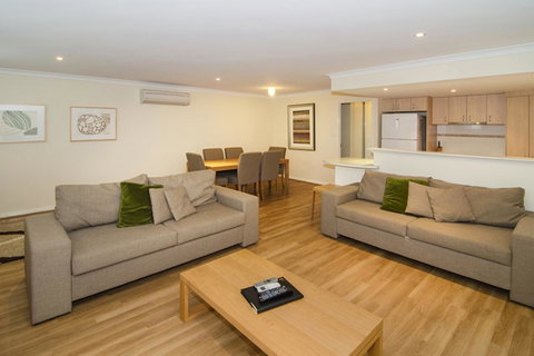 Beach Retreat - Busselton - VIC Tourism 2