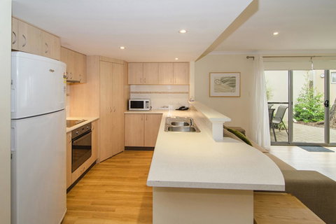Beach Retreat - Busselton - VIC Tourism 4