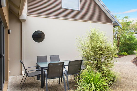 Beach Retreat - Busselton - VIC Tourism 10