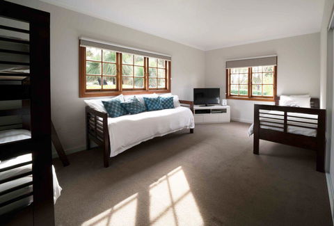 The Farmhouse - VIC Tourism 10