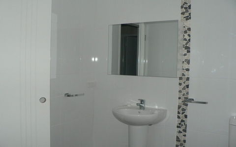 Breezes Apartments - VIC Tourism 11