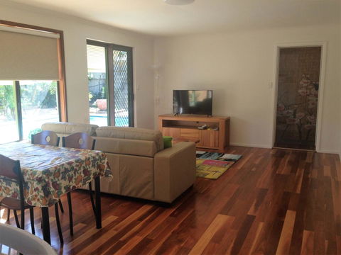 Lemon Tree Lodge - VIC Tourism 0