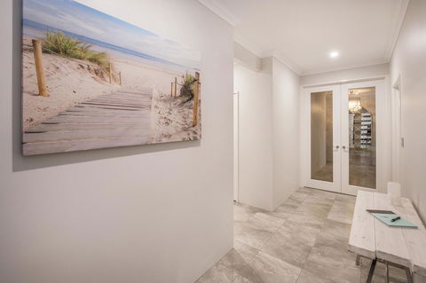 15 Cabot Close - VIC Tourism 3