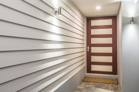 15 Cabot Close - VIC Tourism 1