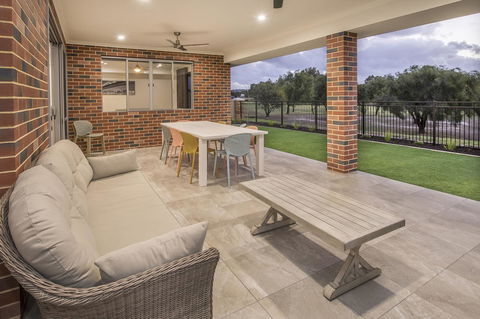 15 Cabot Close - VIC Tourism 21