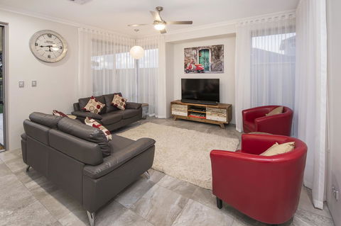 15 Cabot Close - VIC Tourism 14
