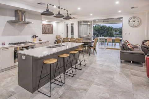 15 Cabot Close - VIC Tourism 16