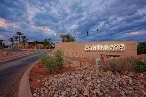 Mantarays Ningaloo Beach Resort - VIC Tourism 1