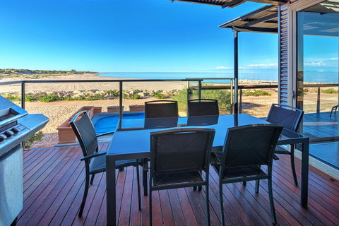 Mantarays Ningaloo Beach Resort - VIC Tourism 6