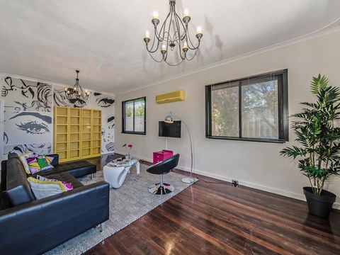 Panoramique Holiday Home With A View - VIC Tourism 6