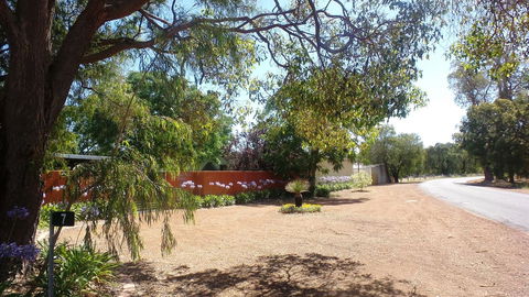 Windfall Estate Vineyard Cottage - VIC Tourism 12