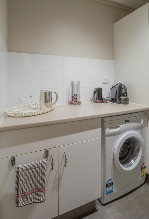 Windfall Estate Vineyard Cottage - VIC Tourism 6
