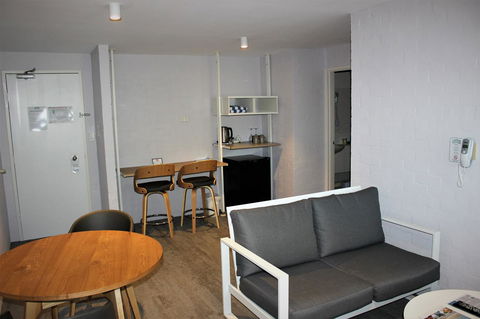 Atrium Hotel Mandurah - VIC Tourism 12