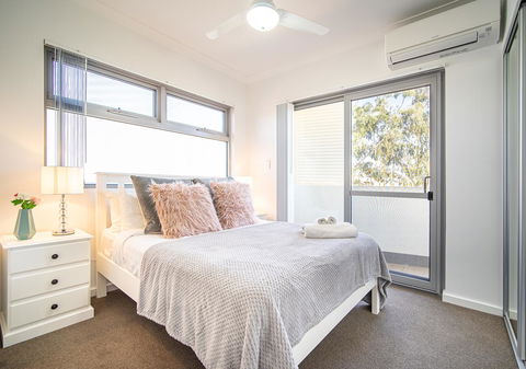 New Apartment On Great Location Opposite Garden City : 02 - VIC Tourism 6