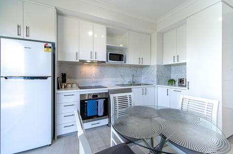 New Apartment On Great Location Opposite Garden City : 02 - VIC Tourism 13