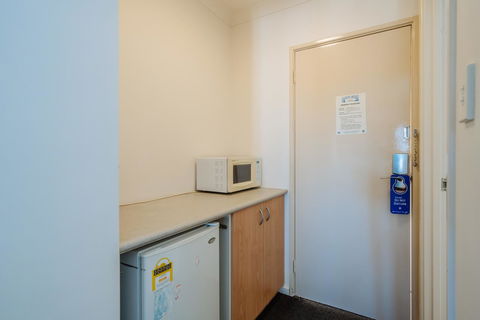 Canning Bridge Auto Lodge - VIC Tourism 30