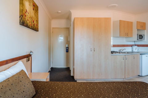 Canning Bridge Auto Lodge - VIC Tourism 33