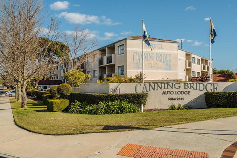 Canning Bridge Auto Lodge - VIC Tourism 0