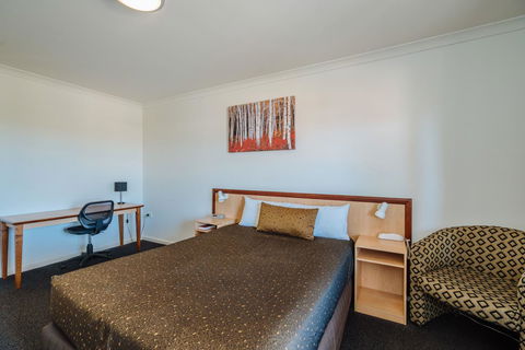 Canning Bridge Auto Lodge - VIC Tourism 3