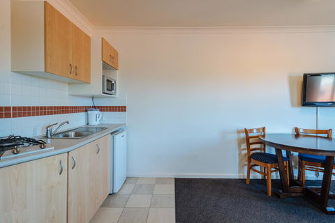 Canning Bridge Auto Lodge - VIC Tourism 38