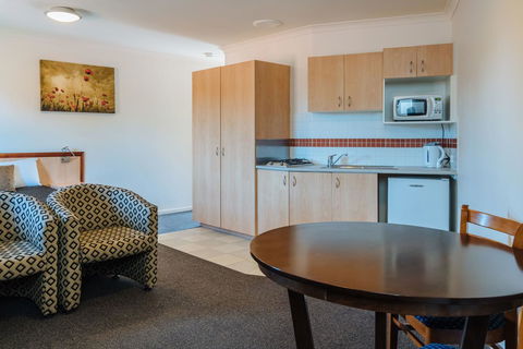Canning Bridge Auto Lodge - VIC Tourism 36