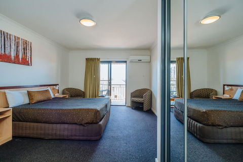 Canning Bridge Auto Lodge - VIC Tourism 6