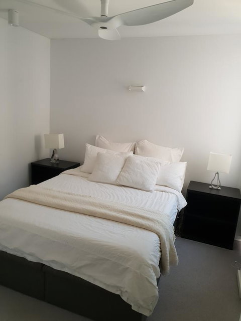 Modern Northbridge Apartment - VIC Tourism 9