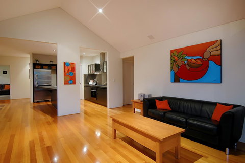 THE SANCTUARY LUXURY HOLIDAY HOME - VIC Tourism 17