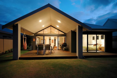 THE SANCTUARY LUXURY HOLIDAY HOME - VIC Tourism 24