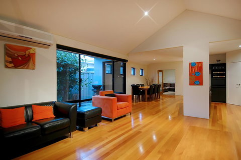 THE SANCTUARY LUXURY HOLIDAY HOME - VIC Tourism 15