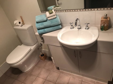 THE SANCTUARY LUXURY HOLIDAY HOME - VIC Tourism 3