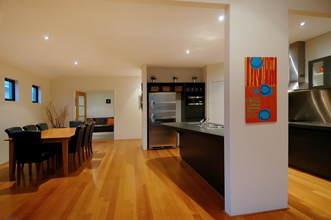 THE SANCTUARY LUXURY HOLIDAY HOME - VIC Tourism 14