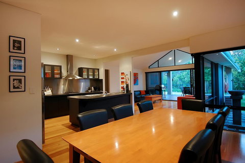 THE SANCTUARY LUXURY HOLIDAY HOME - VIC Tourism 19