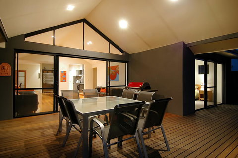 THE SANCTUARY LUXURY HOLIDAY HOME - VIC Tourism 25