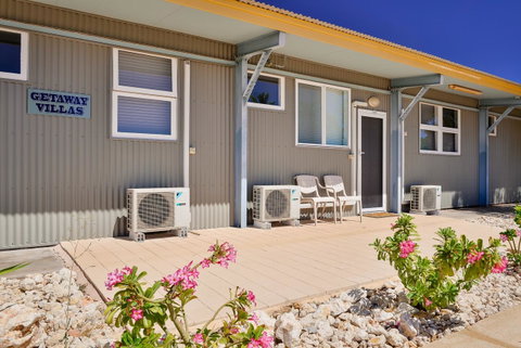 Getaway Villas Unit 389 - VIC Tourism 1