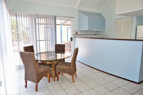 Osprey Holiday Village Unit 120 - Plenty Of Room For A Large Family - VIC Tourism 5
