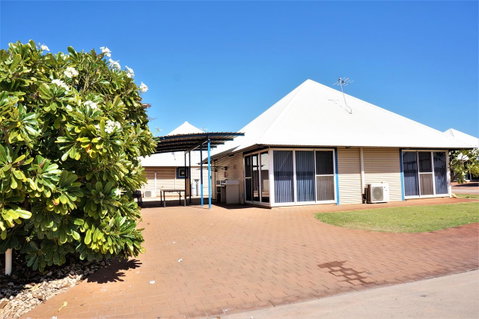 Osprey Holiday Village Unit 120 - Plenty Of Room For A Large Family - VIC Tourism 1