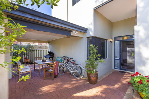Como Executive Apartment - VIC Tourism 2