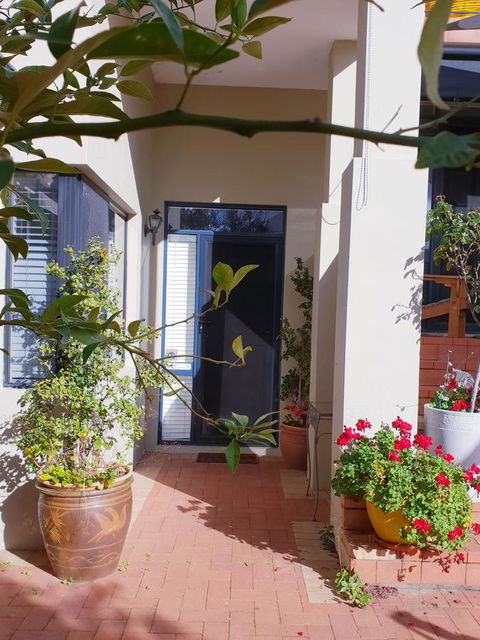 Como Executive Apartment - VIC Tourism 3