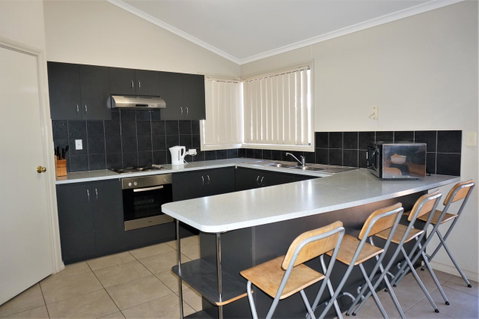 9 Krait Street - Perfect For Large Groups Or Families Alike - VIC Tourism 5