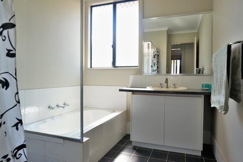 9 Krait Street - Perfect For Large Groups Or Families Alike - VIC Tourism 11