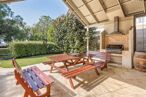 Geographe Cove Resort - VIC Tourism 3