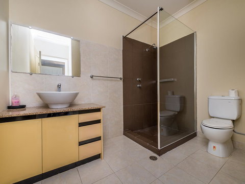 Seafront Unit 60 - VIC Tourism 5