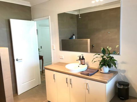 The Mains Guest House 2 Bedroom Farm Stay - VIC Tourism 9