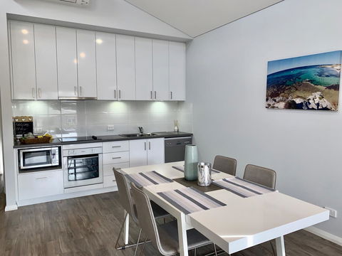 17 By The Sea - VIC Tourism 9