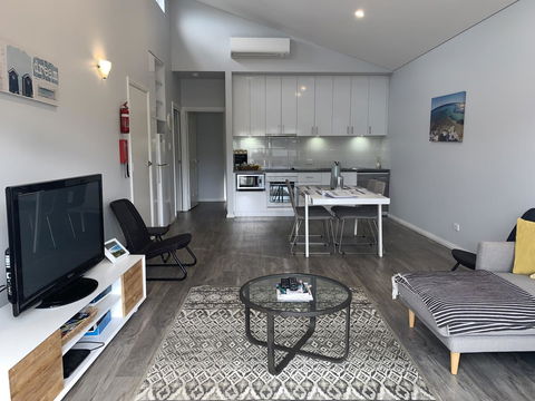 17 By The Sea - VIC Tourism 11